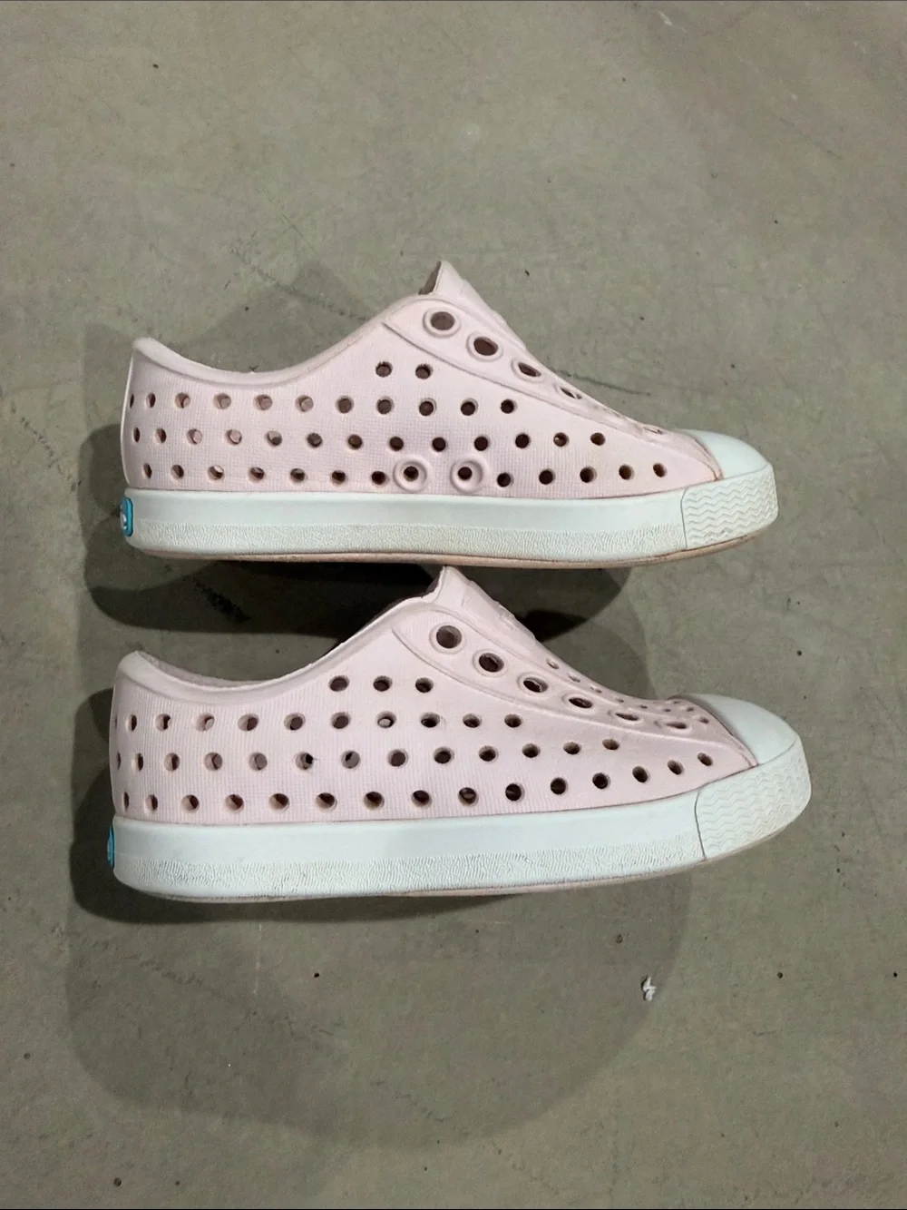 Native Toddler Water Shoes in Light Pink Size 5/5c